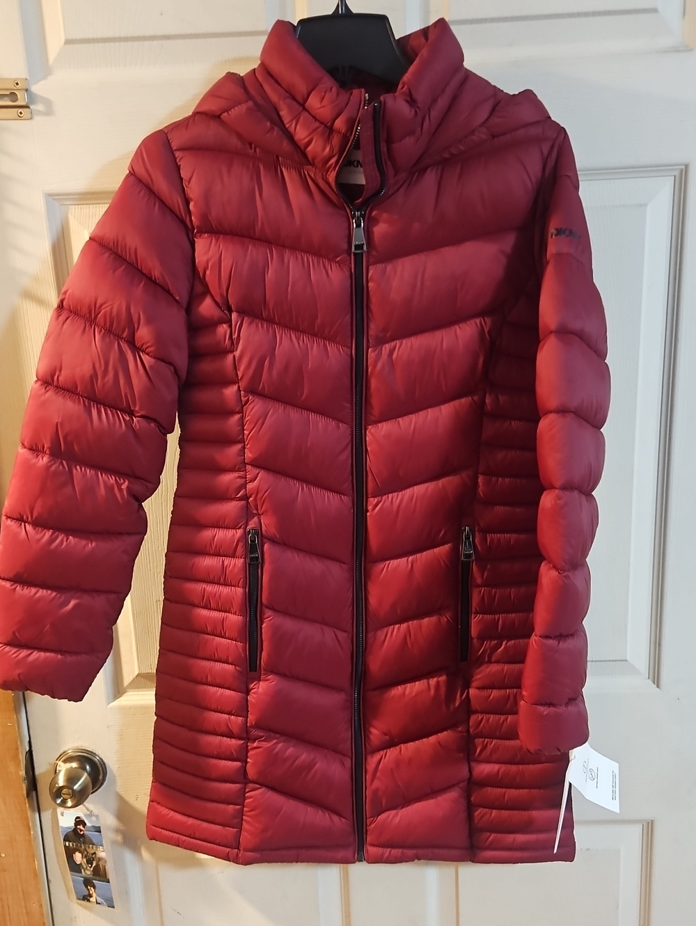 DKNY WOMENS LONG PUFFER COAT: MACY'S: DARK RED: NEW WITH TAGS: SIZE XS